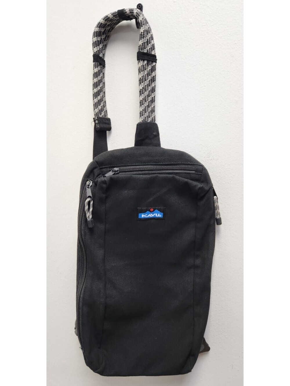 KAVU Switch Slinger Bag Black Canvas Ambidextrous Rope Crossbody Sling 7L